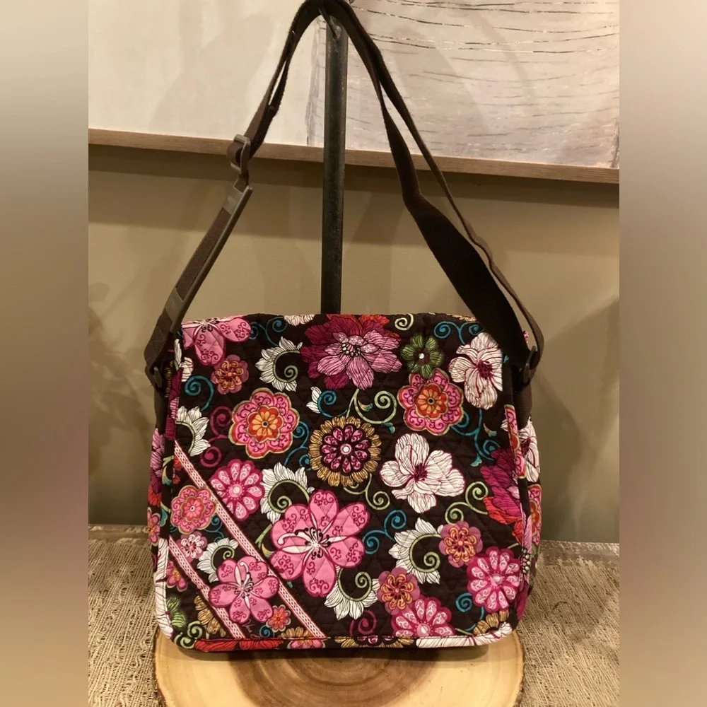 Vera Bradley Mod Floral Pink‎ Quilted Messenger Laptop Shoulder Bag 15x12x4